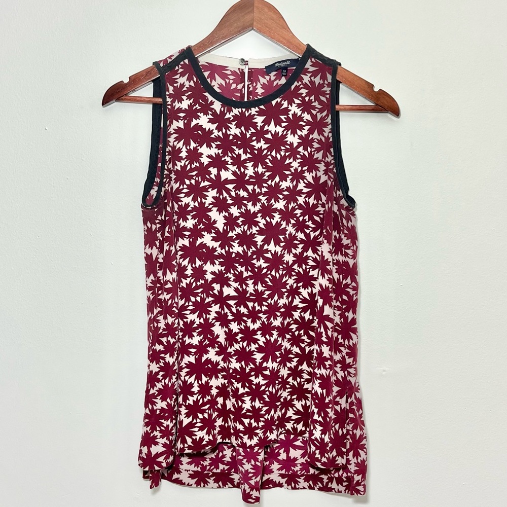 Sleeveless Maroon Floral Shell Top with Contrast Trim